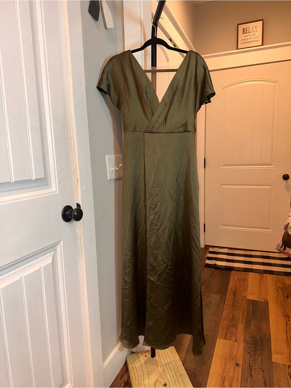 Jenny Yoo Size 6 Olive Green V-Neck Satin Maxi Dress - Picture 3 of 16